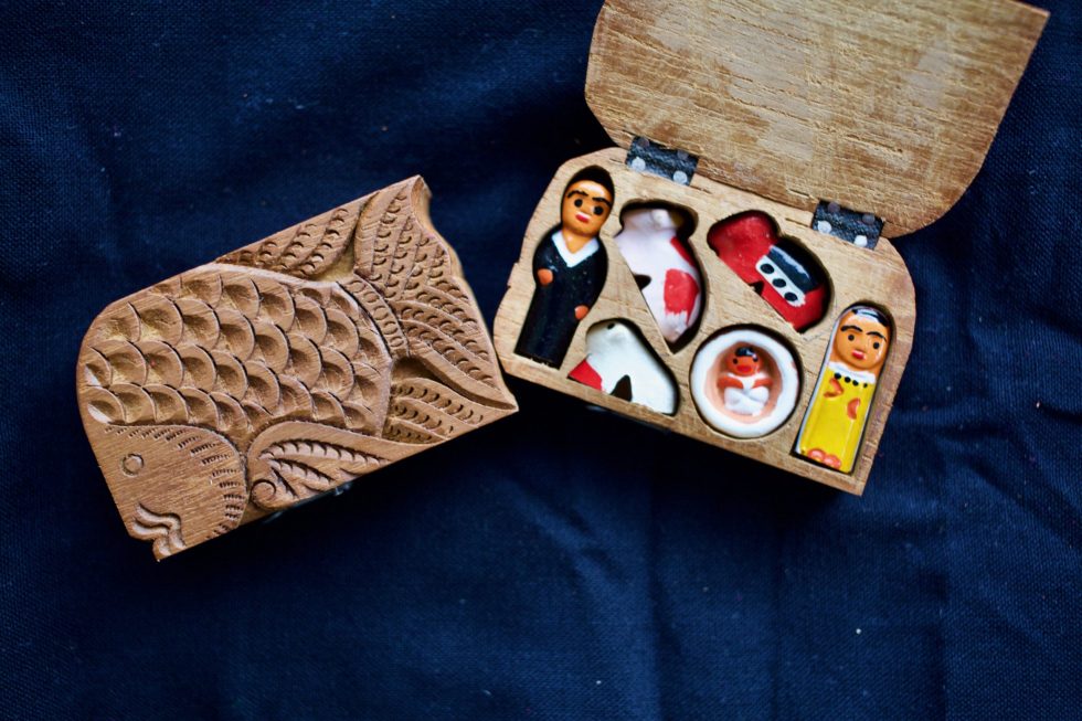 Clay Nativity Set with Fitted Teak Box - Image 3